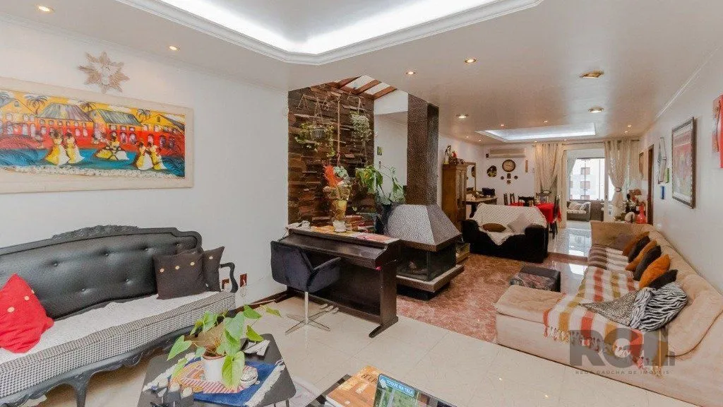 Imagem Casa 394m², 4 dormitórios, 4 vagas no bairro Cristo Redentor