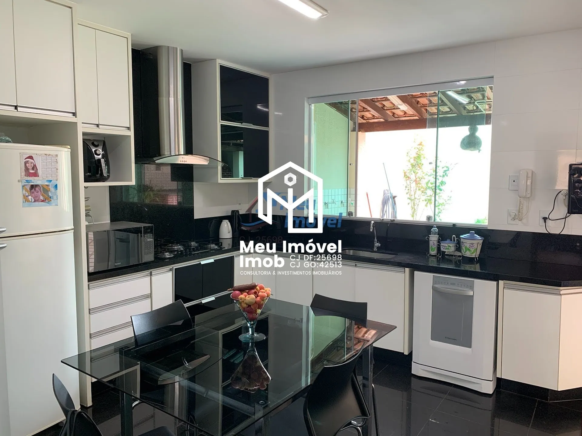 Imagem Casa Sobrado 5 Quartos 5 Suítes 2 Vagas 400m² Reformado