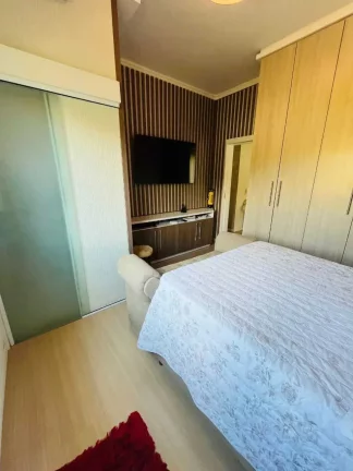 Imagem Casa com 3 dormitórios sendo 1 suíte e 5 vagas de garagem no bairro Parque Guarani em Joinville SC