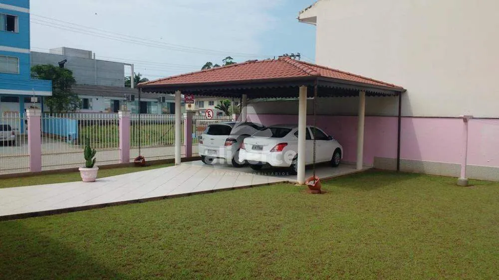 Imagem Casa à venda com 3 quartos, 1 suíte, com 144,98m² em Santo Amaro da Imperatriz - Palhoça/SC