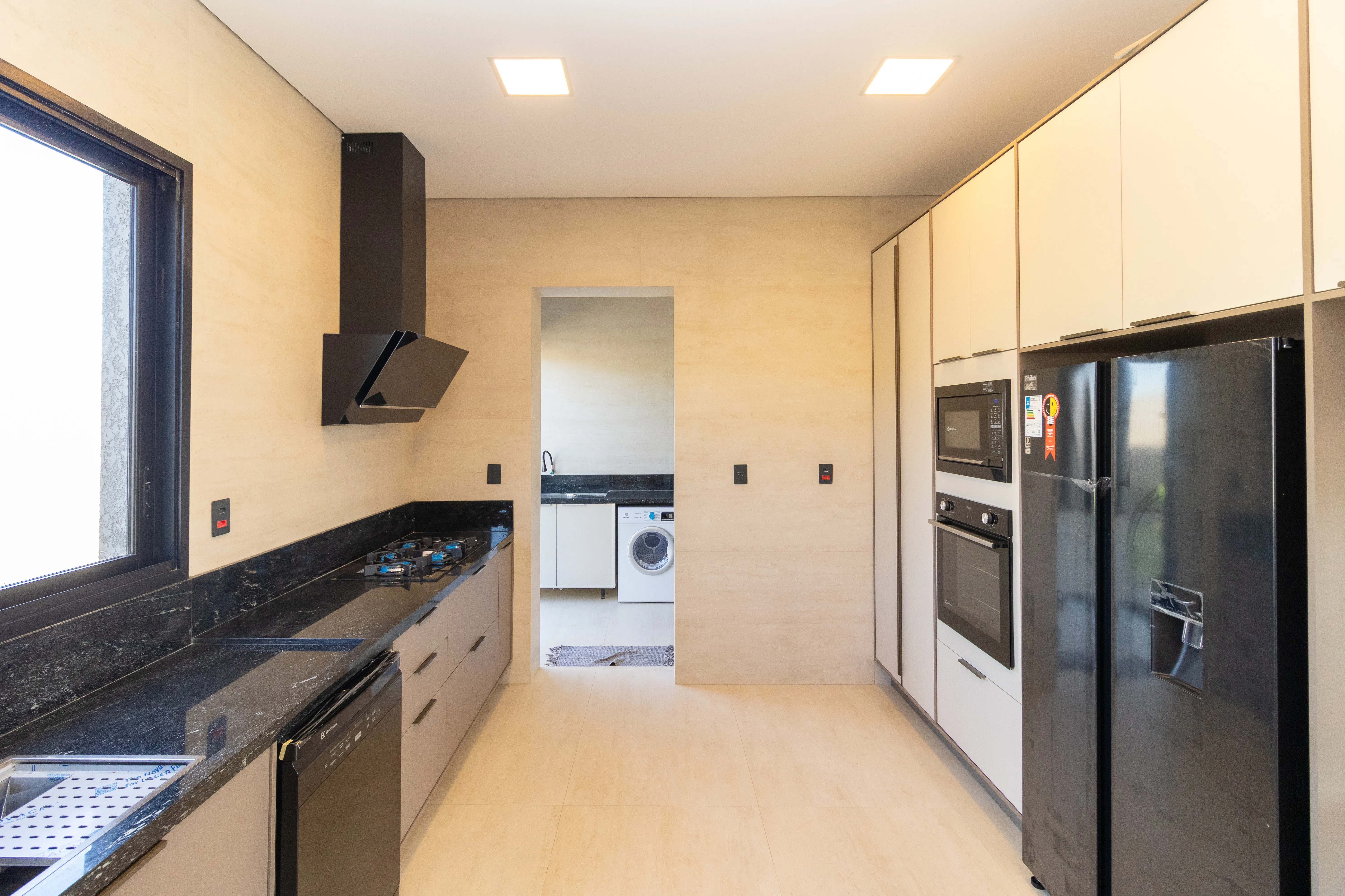 Imagem Condomínio Portofino | Reserva Ituparanga | 6 suítes | 720 m² | Piscina | Elevador | Sauna | Vista para a represa e campo de golfe.