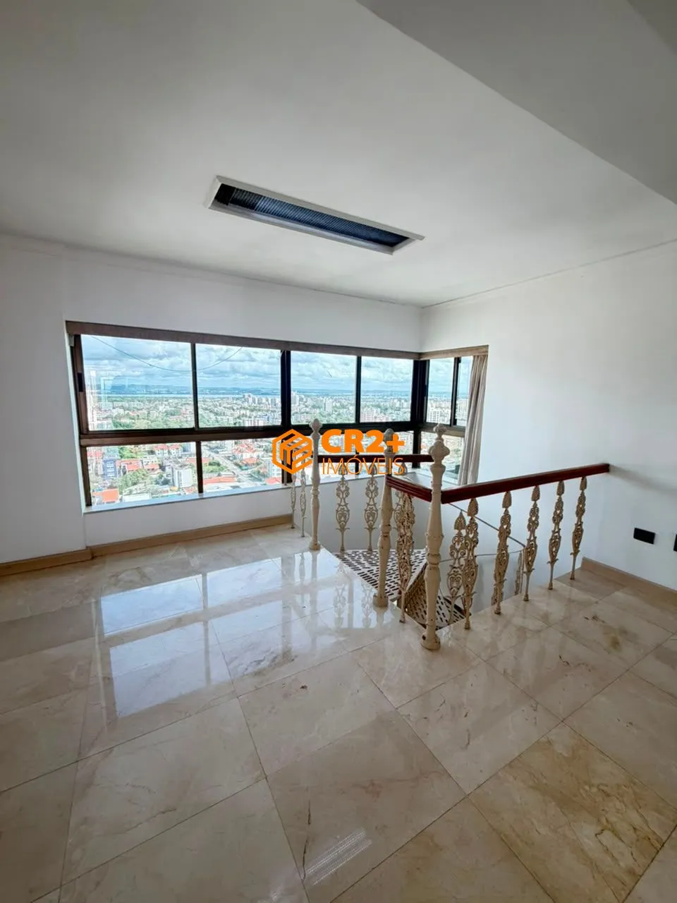 Imagem Vendo excelente cobertura em candeias, com 5 quartos, 3 vagas de garagem, condom