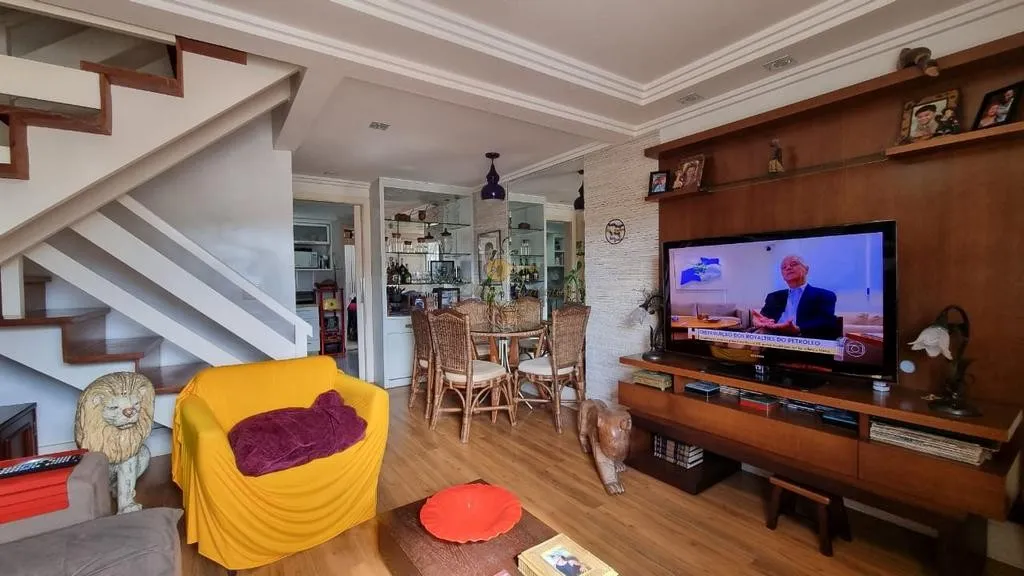 Imagem Casa em Condomínio para Venda em Teresópolis / RJ no bairro Várzea