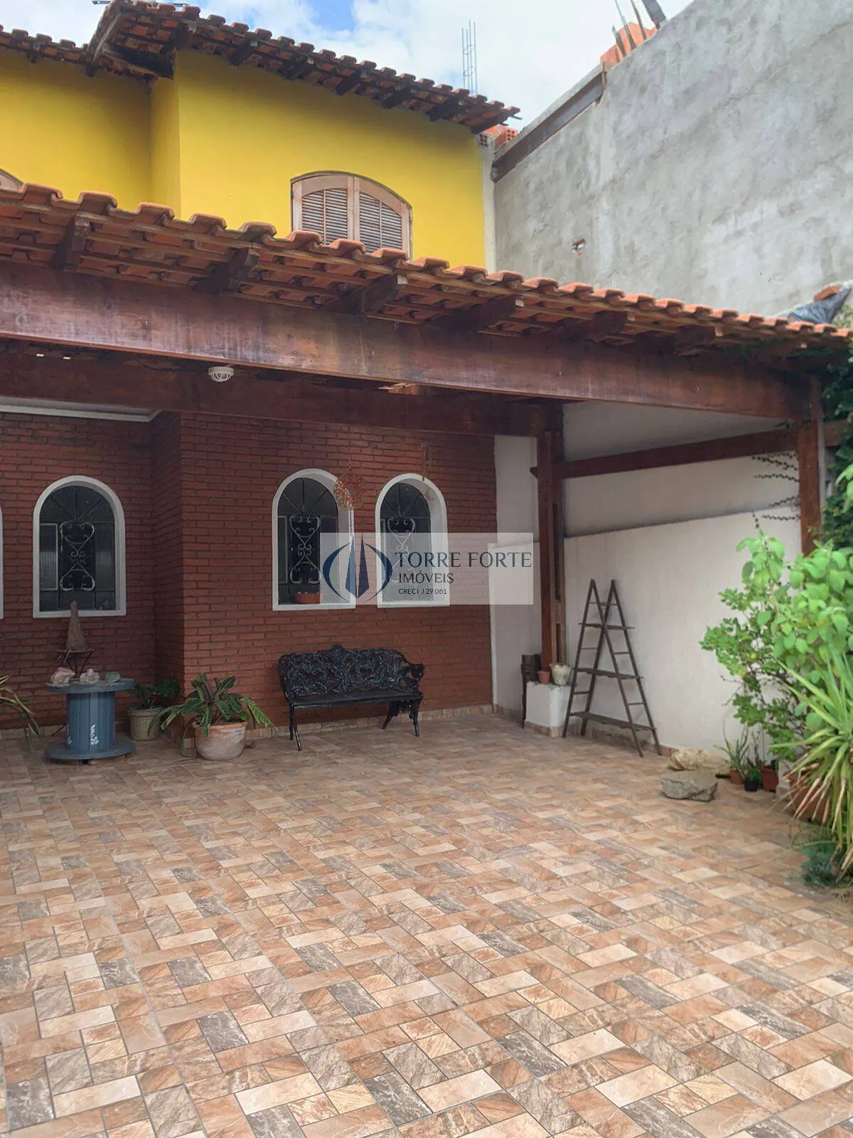 Imagem Sobrado com 3 dormitorios 4 vagas de garagem na Vila Jacui