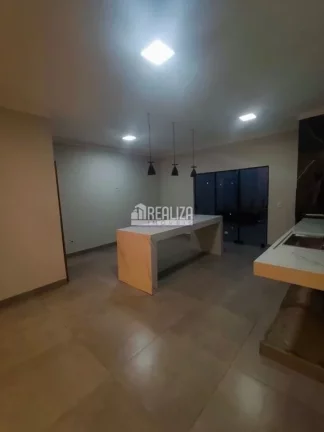 Imagem Casa de alto padrão com 3 suítes em Uberaba - Presidente Tancredo Neves