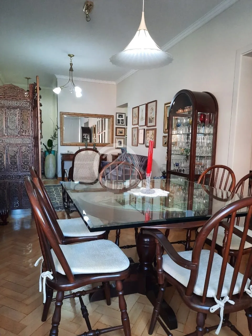 Imagem Apartamento impecável, com móveis sob medida! Amplo living para 2 ambientes, janelas com vista. Ap...