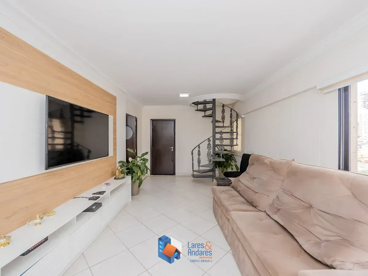 Foto do imóvel Cobertura para venda em Vila Gumercindo com 3 quartos, sendo 1 suíte, 185m² em Avenida Ramalho Ortigão