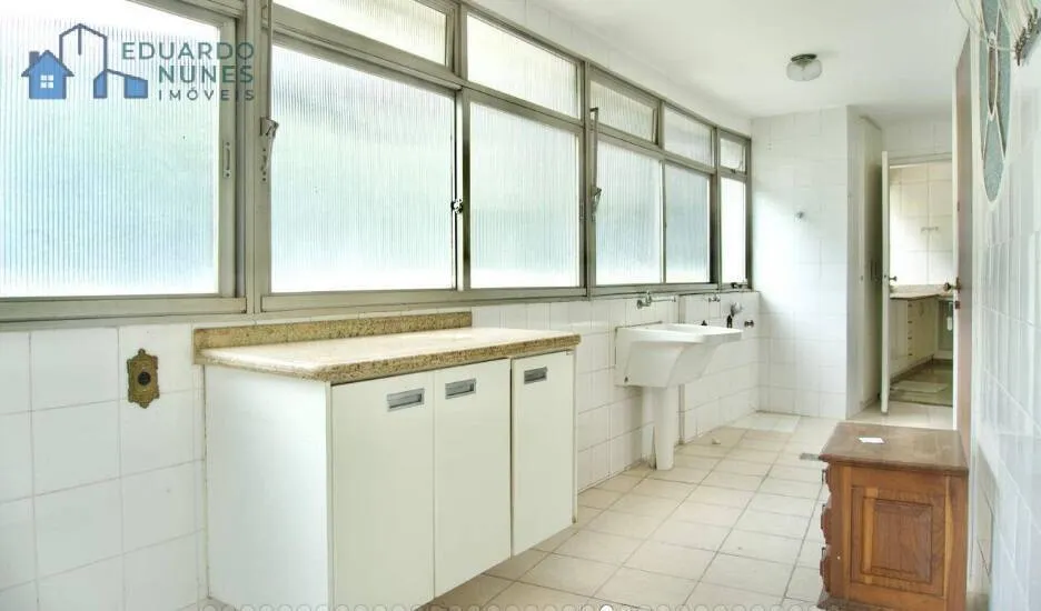 Imagem Apartamento à Venda em Lourdes | Em Frente à Praça da Assembleia |4 Quartos