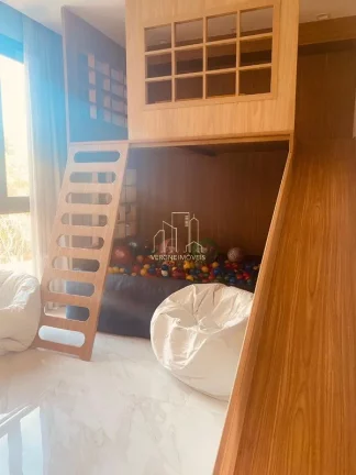 Imagem Casa Alto Padrão à Venda em Alphaville Salvador I | 5 Suítes | Porteira Fechada | Área Gourmet | Piscina