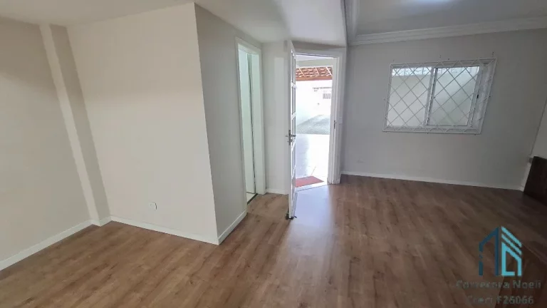 Imagem Sobrado LINDO, 03 quartos c/suíte, sacada, 04 vagas, no Jardim das Américas em Curitiba PR