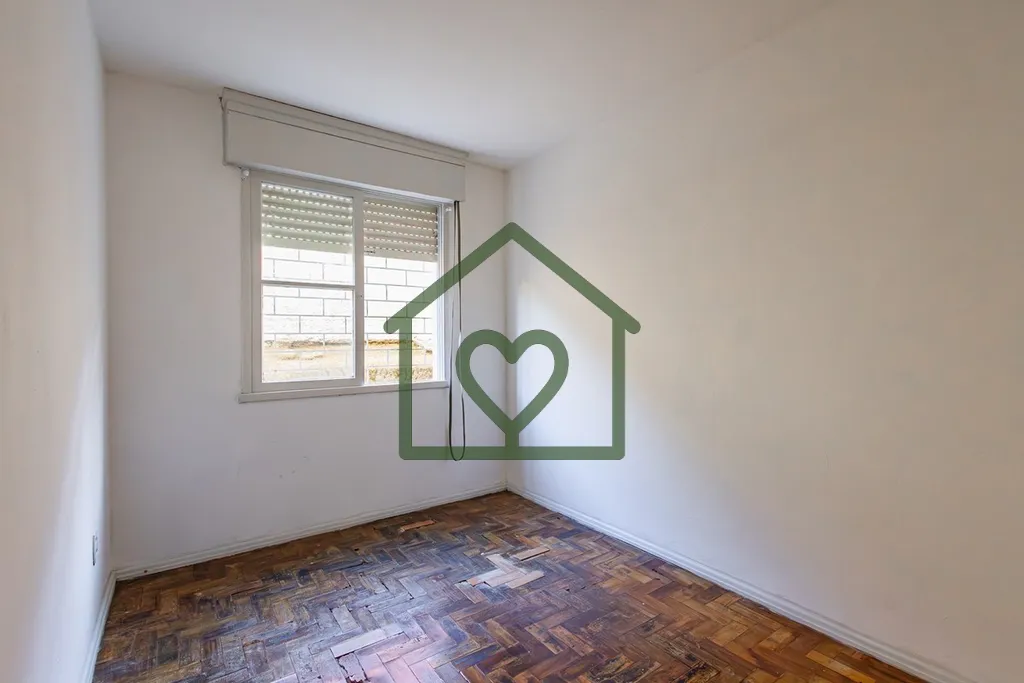 Imagem Apartamento térreo desocupado à venda no bairro Cavalhada, localizado na Rua José Domingos Varell...