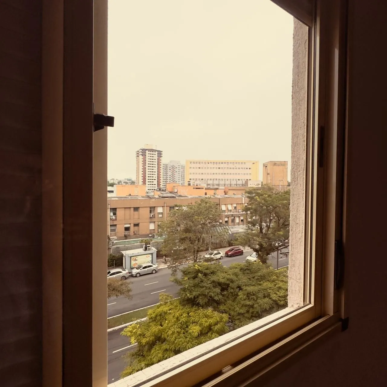 Imagem MÁFFER IMÓVEIS VENDE- APARTAMENTO Bairro Santana | Porto Alegre/RS