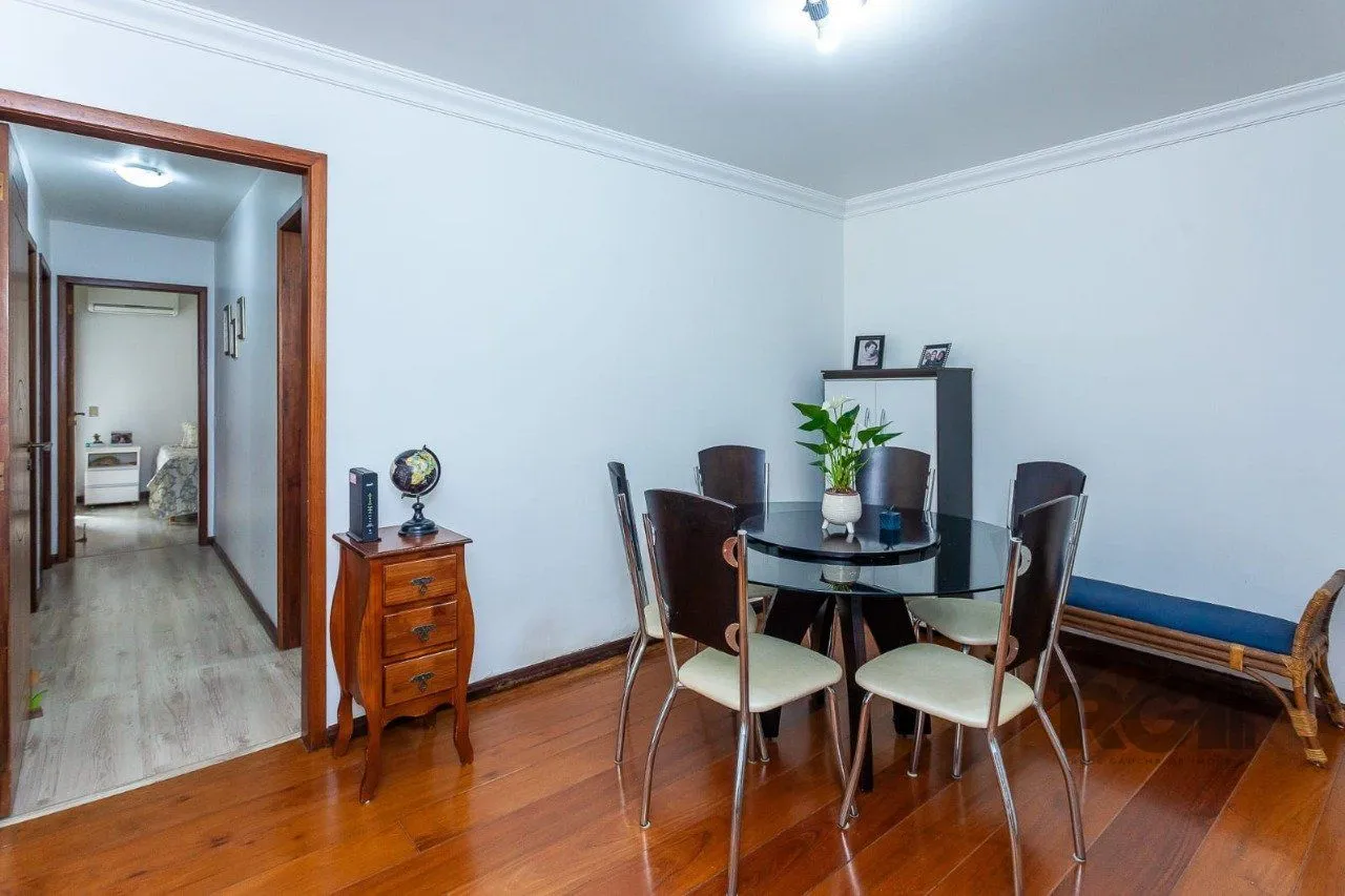 Imagem Apartamento semi mobiliado, 3 dormitórios, 1 suíte, vaga de garagem, Bairro Eunice Nova