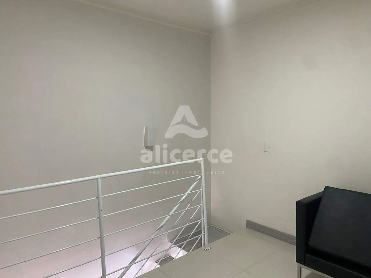 Imagem Cobertura Duplex à venda l 3 quartos, 1 suíte l140m² l Cachoeira do Bom Jesus - Florianópolis/SC