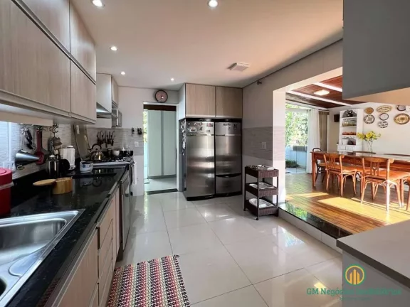 Imagem Imóvel com 2 casas independentes, mas interligadas! 5d/3sts!