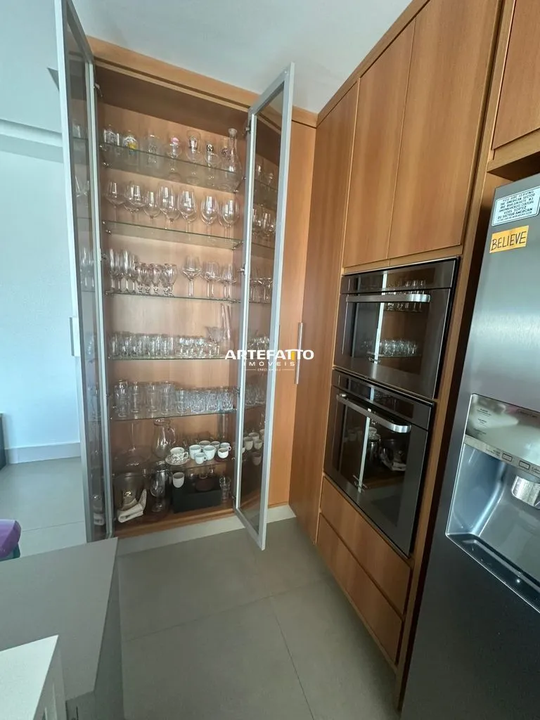 Imagem O apartamento, com 93m2 , 2 quartos (podendo fazer 3) com , 2 vagas