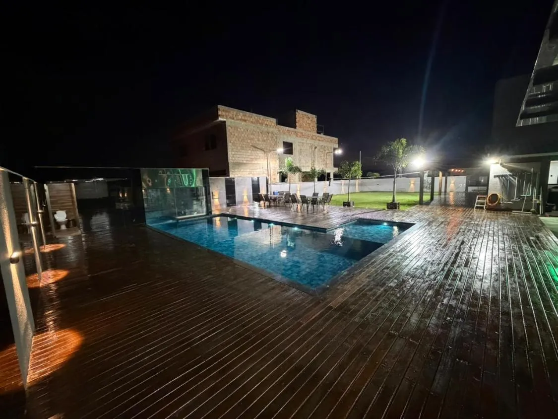 Imagem CASA DE LUXO À VENDA EM CONTAGEM/MG , Área de 915 m²