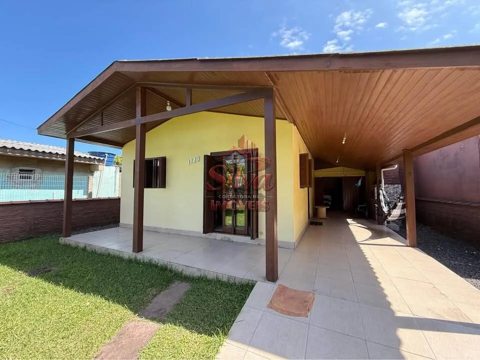 C1130 | Casa mobiliada com 3 dormitórios em Imbé RS