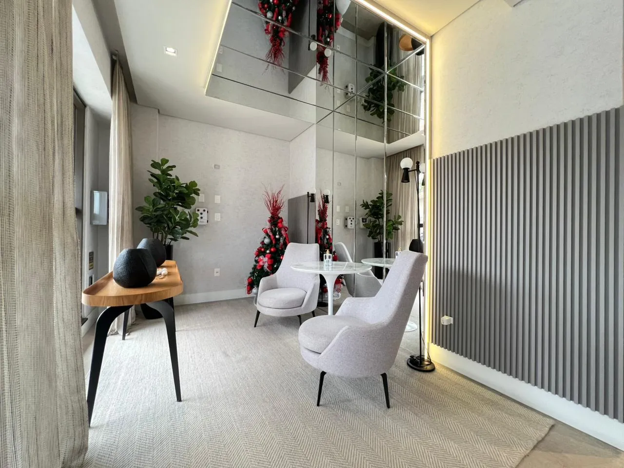Imagem Apartamento com vista para o mar à venda com 120m2 por R$ 4.300.000,00