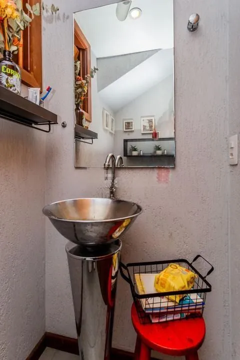 Imagem Duplex Reformado com 2 Dormitórios e 1 Vaga - Pronto para Morar