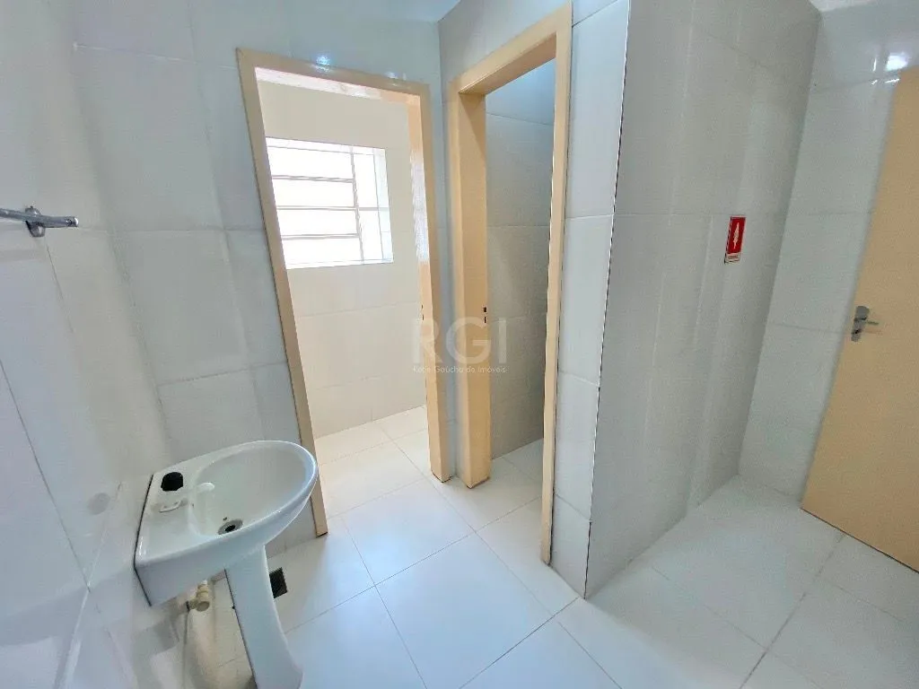 Imagem Galpão, 437 m² - para comprar por R$ 900.000,00 - São Geraldo - Porto Alegre/RS