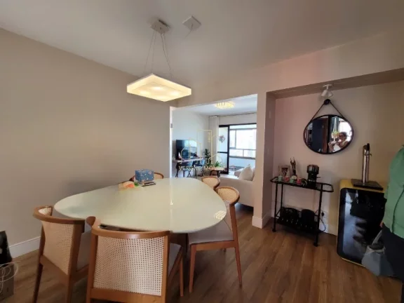 Imagem Excelente apartamento com três quartos e armários planejados a venda na Pituba