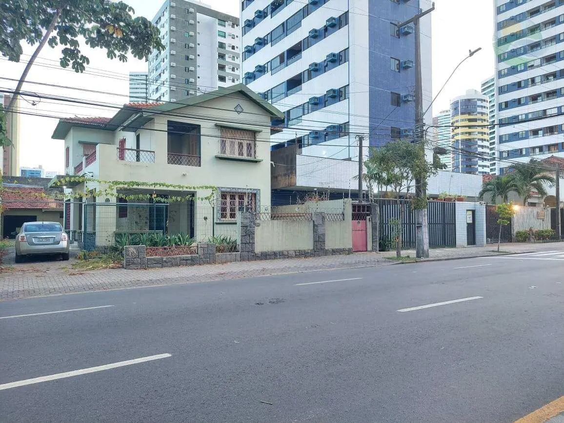 Imagem Vendo Casa duplex com 327m2 de área útil , Rua Conde de Irajá, Torre, Recife.