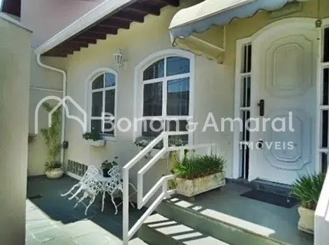Imagem Casa com 4 Quartos e 4 banheiros à Venda, 438 m² em Campinas - SP