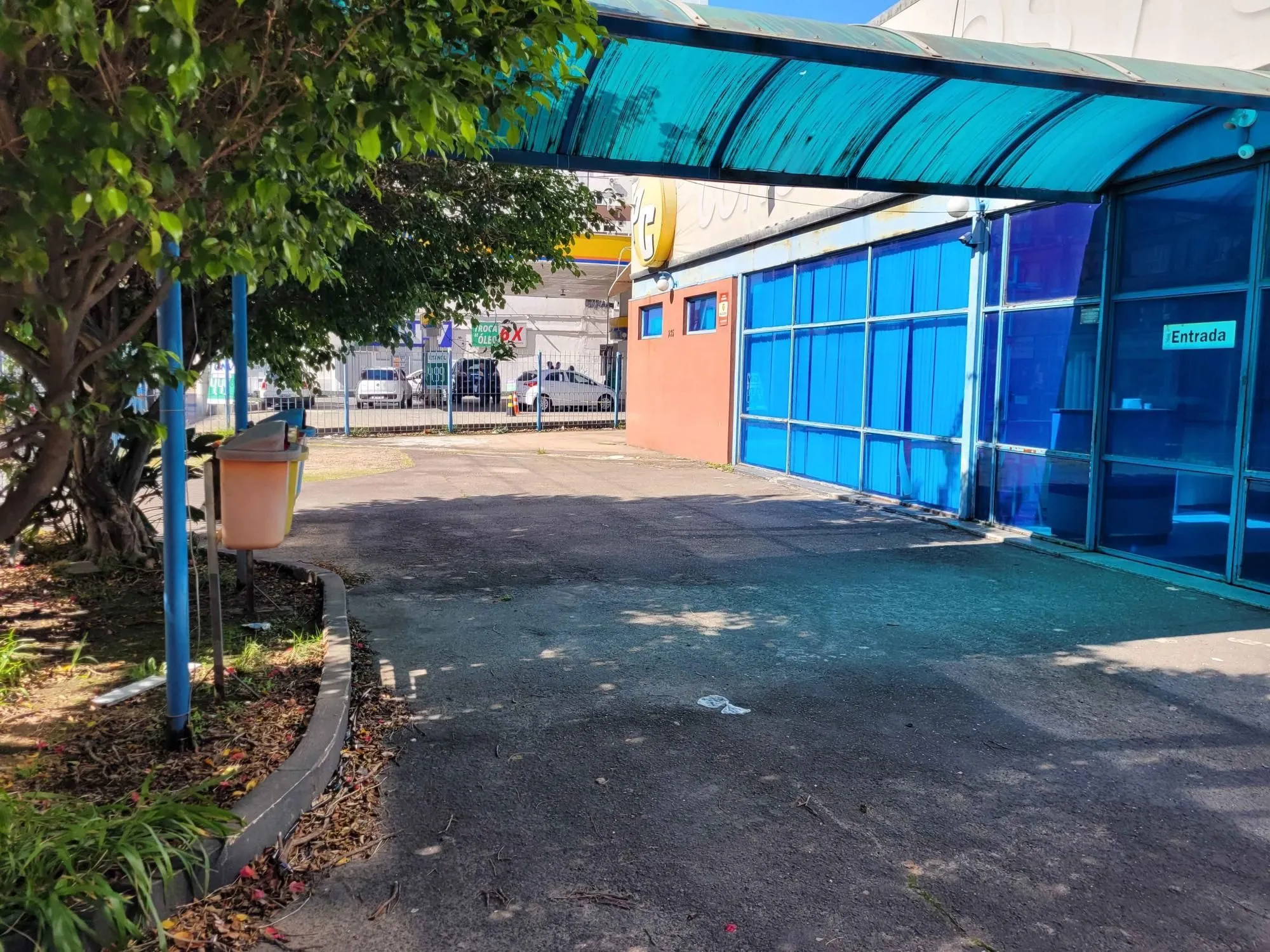 Imagem ️ Loja térrea para locação na Avenida Farrapos com vaga de estacionamento!
