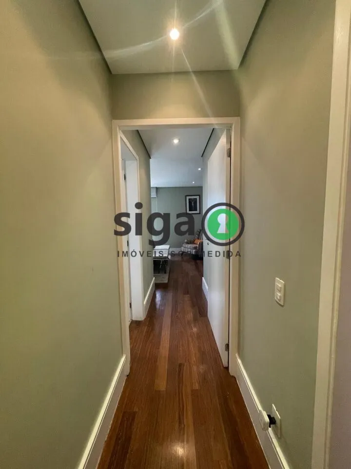 Imagem 370m² de Sofisticação com 4 Suítes, 5 Vagas e Vista Privilegiada no Campo Belo.