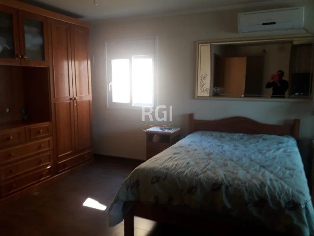 Imagem Sobrado para Venda - 245m², 4 dormitórios, sendo 1 suites, 3 vagas - Jardim Itu
