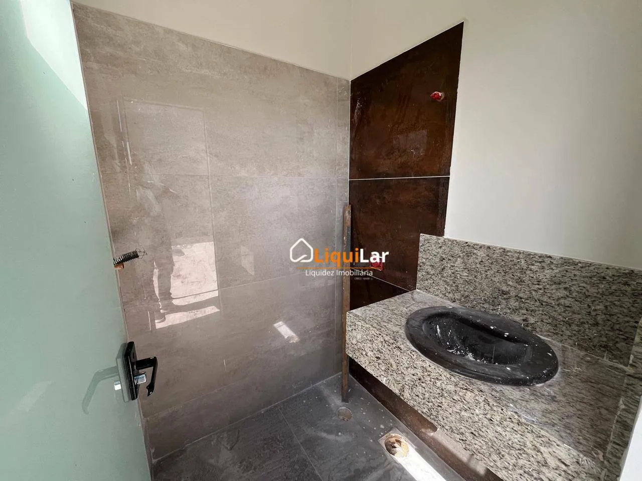 Imagem : Casa Nova à Venda na Vila Carlota com 2 Suítes e Piscina