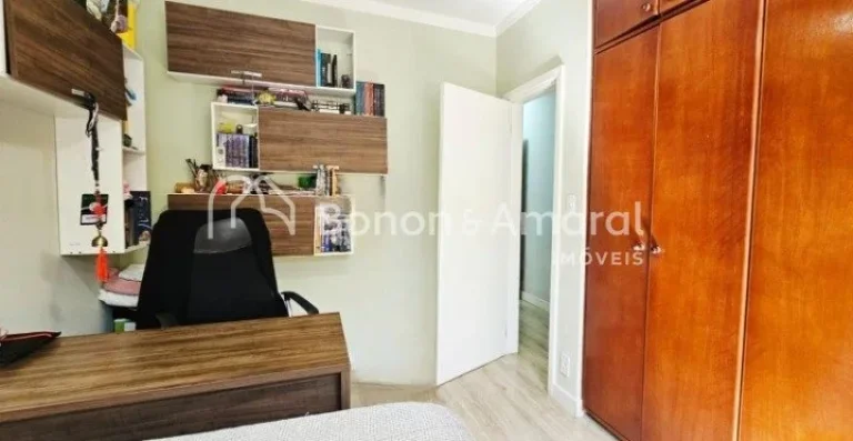 Imagem Casa térrea reformada para venda em condomínio no Taquaral em Campinas, 3 quartos e 4 vagas
Casa a...