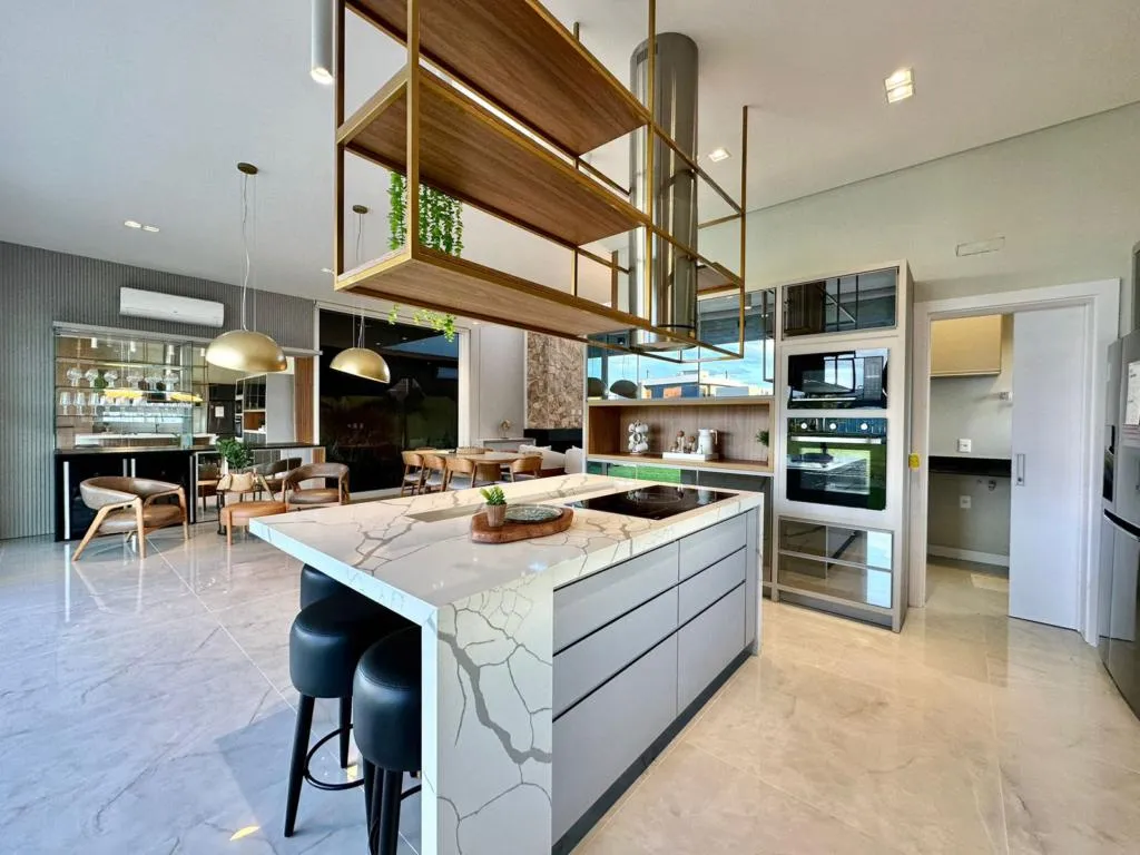Imagem Casa em Condominio 5 Dormitórios - Bairro --