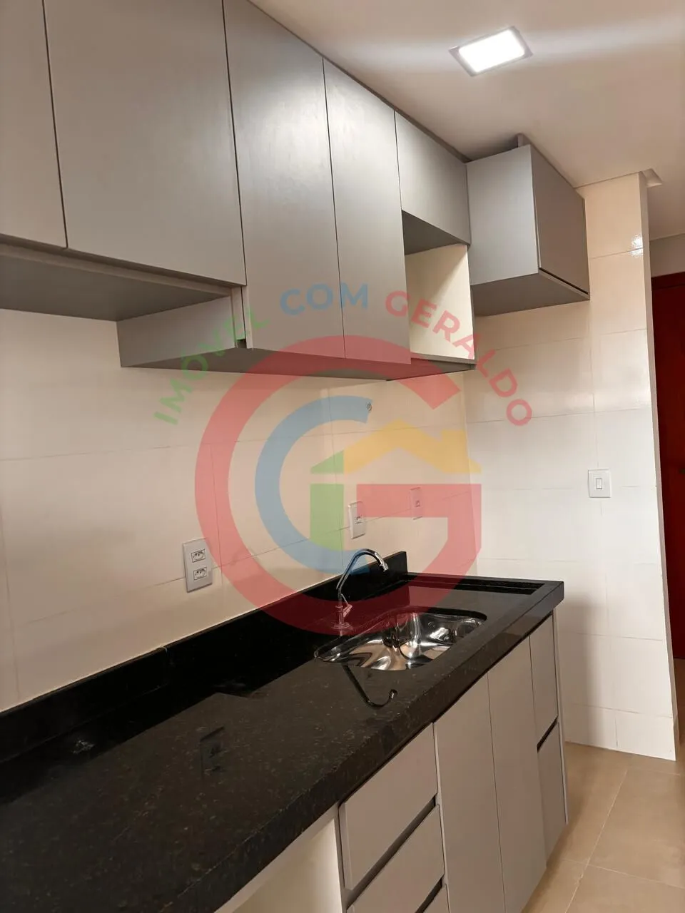Imagem Ágio de Apartamento 2Q (1 suíte) com armários - Próx. Aeroporto Santa Genoveva