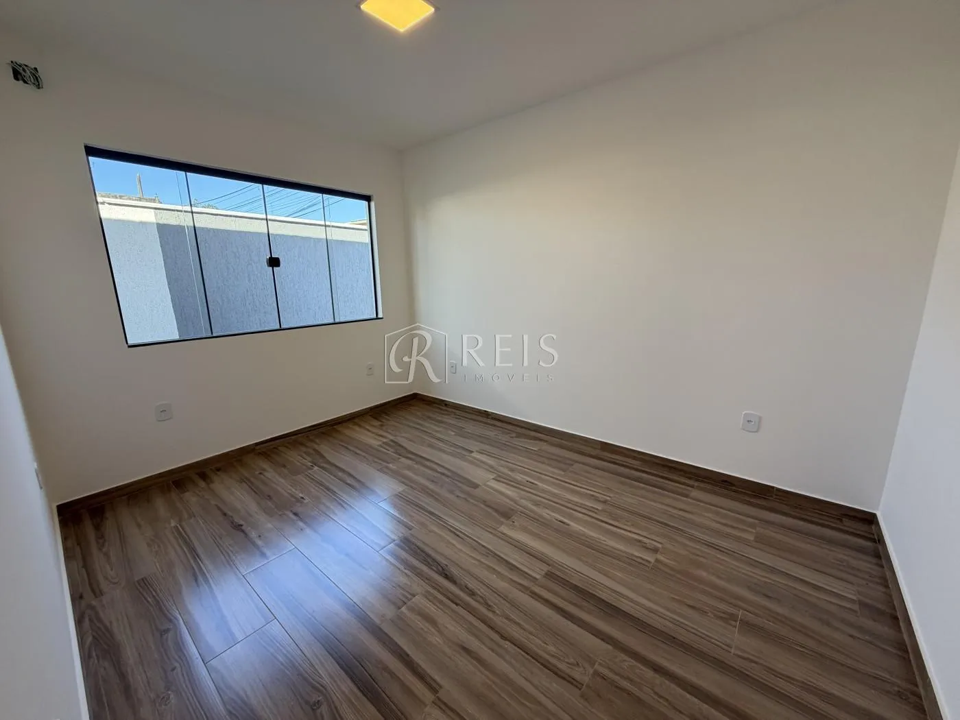 Imagem Casa para Venda em Rio das Ostras, Enseada das Gaivotas, 3 dormitórios, 1 suíte, 2 banheiros, 3 vagas