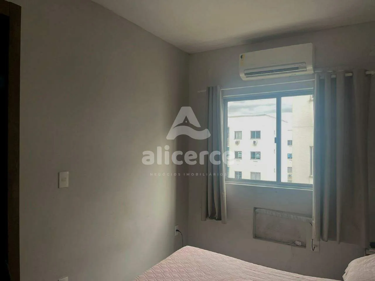 Imagem Apartamento à Venda - 2 Dormitórios I 52,25M², Piscina I Vaga de garagem - em São Sebastião, Palhoça/SC