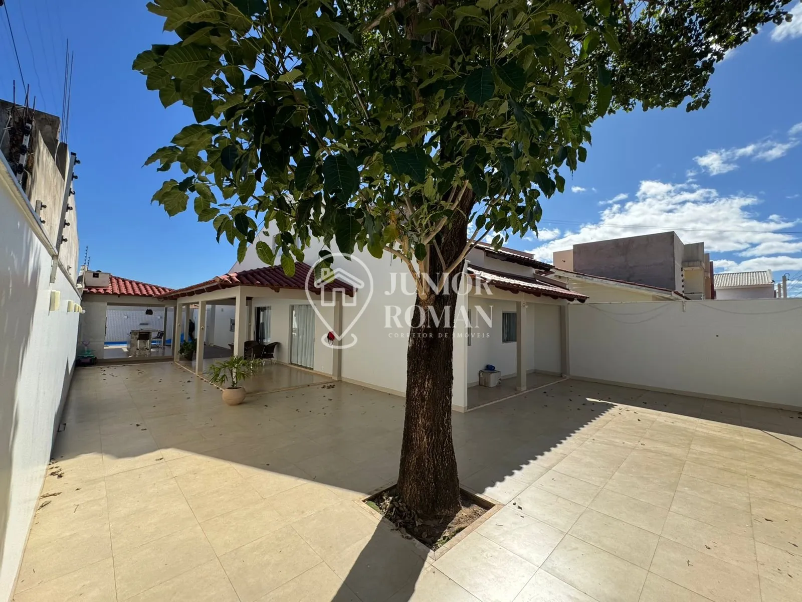 Imagem SOBRADO ALTO PADRÃO COM PISCINA 3 DORM. NO BAIRRO BANDEIRANTES - BARREIRAS/BA