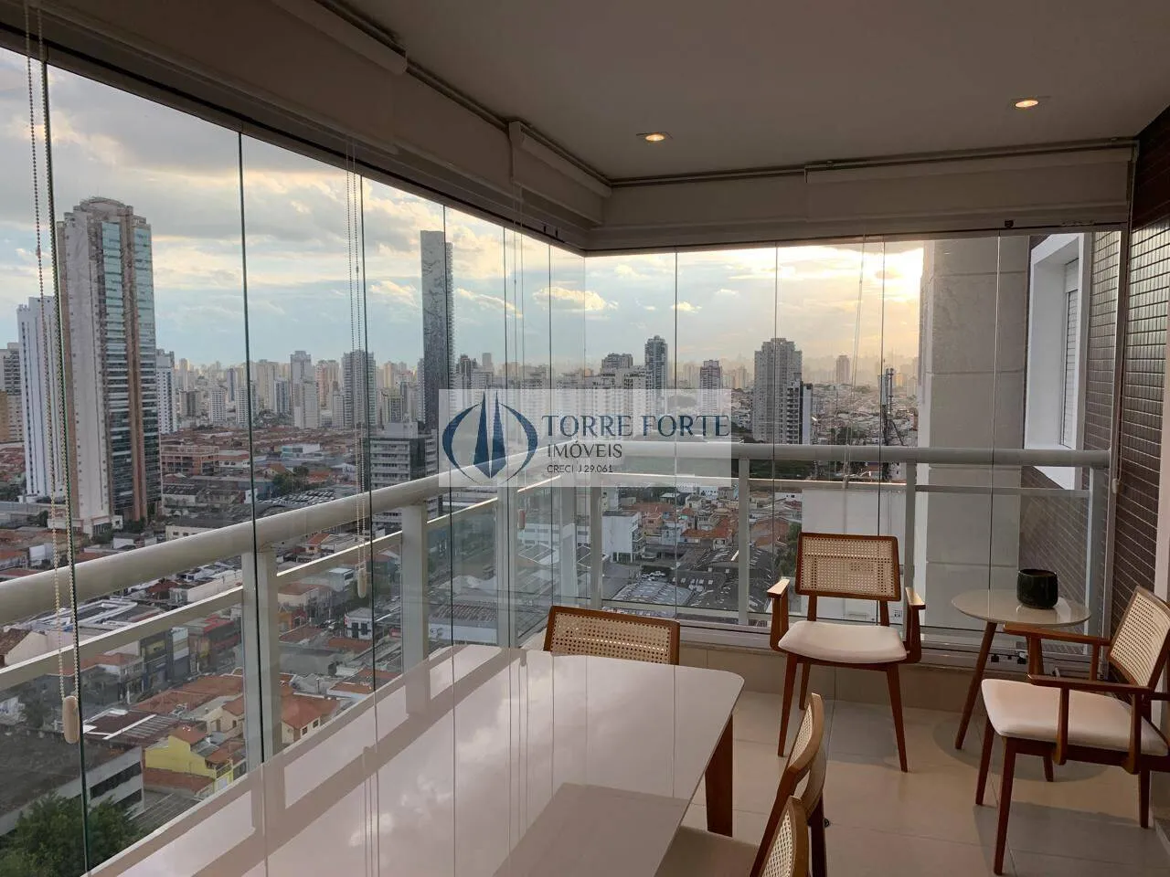 Imagem Apartamento com 3 suites 3 vagas , varanda Gourmet na Vila Gomes Cardim.