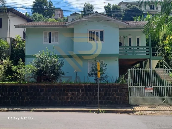 Imagem Casa para Venda em Concórdia, Cinquentenário, 3 dormitórios, 2 banheiros, 1 vaga
