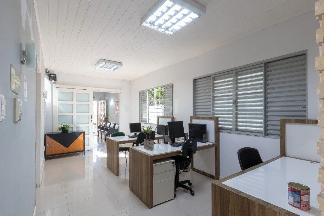 Imagem Casa para Venda - 199.62m², 5 dormitórios, 15 vagas - Tristeza