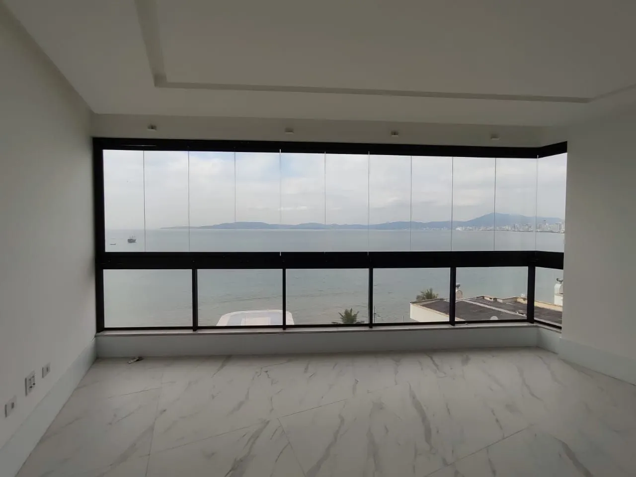 Imagem Apartamento com vista para o mar à venda com 200m2 por R$ 9.000.000,00