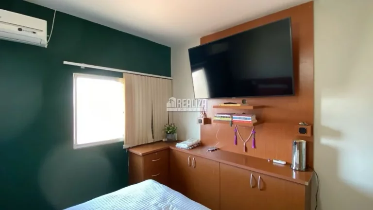 Imagem Apartamento com 3 dormitórios e suíte no Condomínio Edifício Fabiana, em Uberaba - Imperdível!