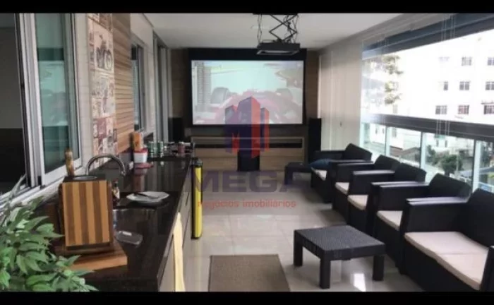 Imagem Porteira fechada! Unidade finamente montada e decorada em ótima localização!