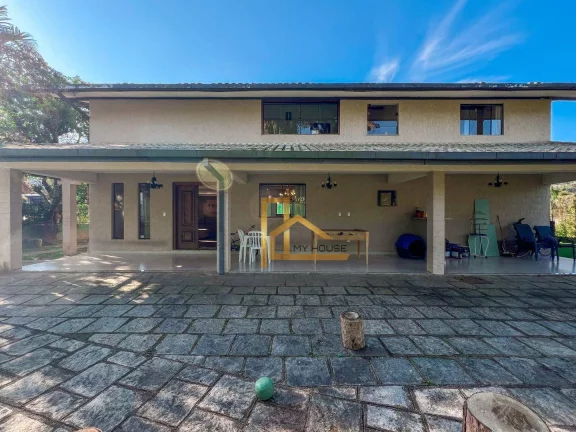 Imagem Casa com 5 quartos sendo 3 suítes perto do Clube Comay e da Feirinha do Alto de Teresópolis!