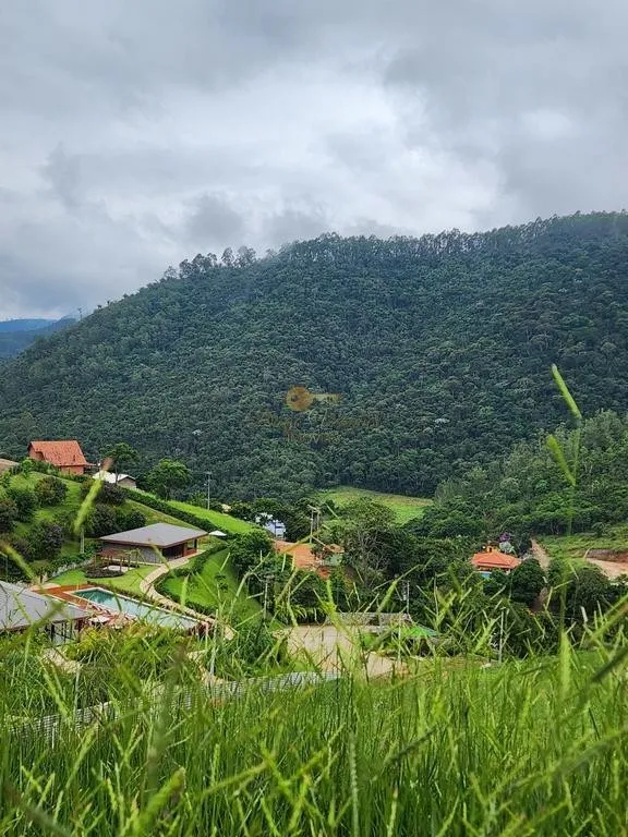 Imagem Terreno em Condomínio para Venda em Teresópolis / RJ no bairro Vale Alpino