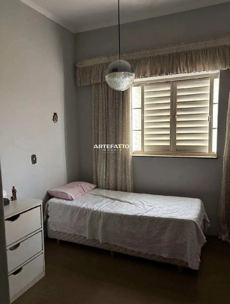 Imagem Casa à venda em Franca, Centro, com 7 quartos, 279m2