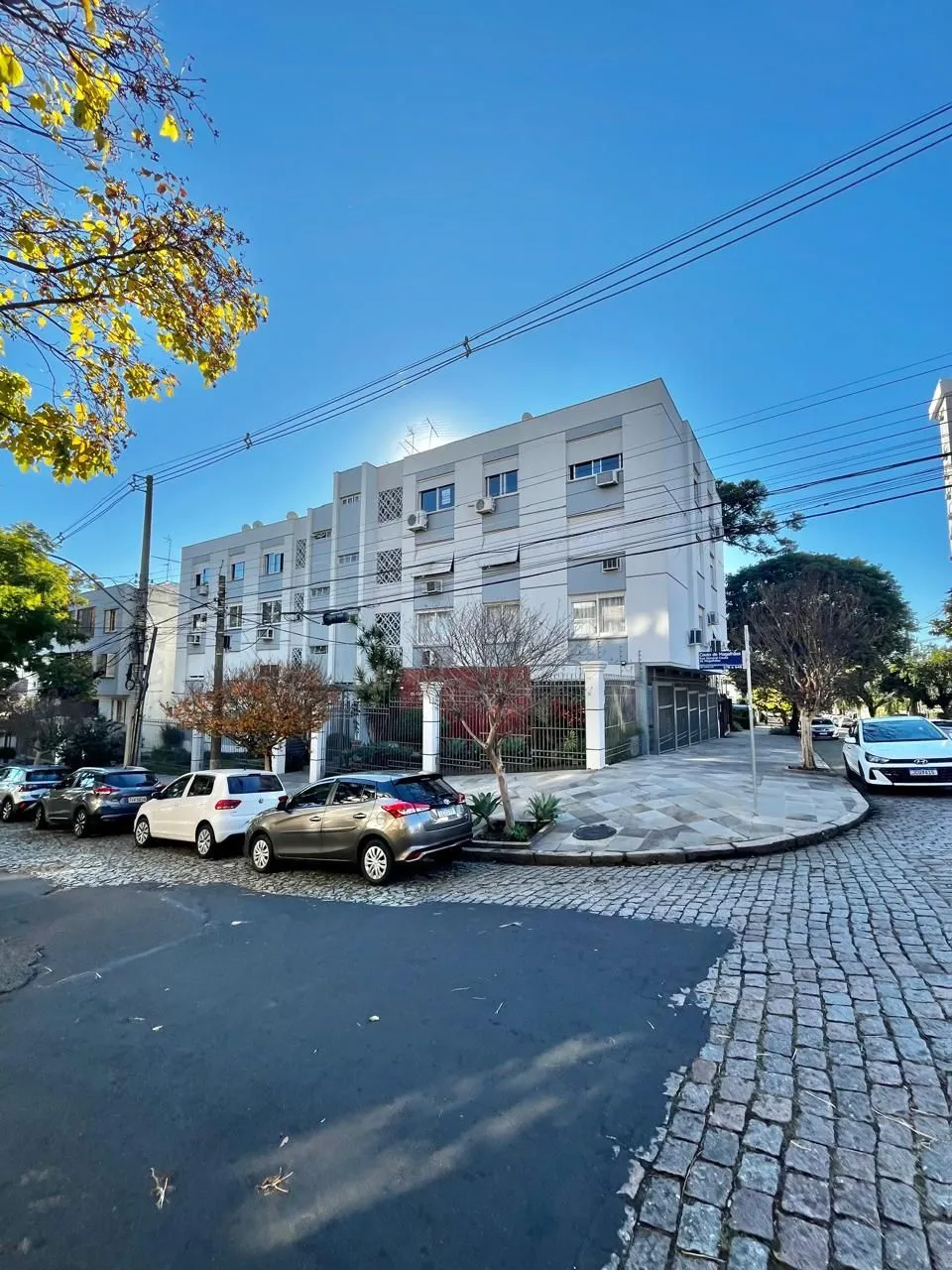 Apto de 03 dorm, 02 banheiros e dep empregada no coração do Bairro Higienópolis