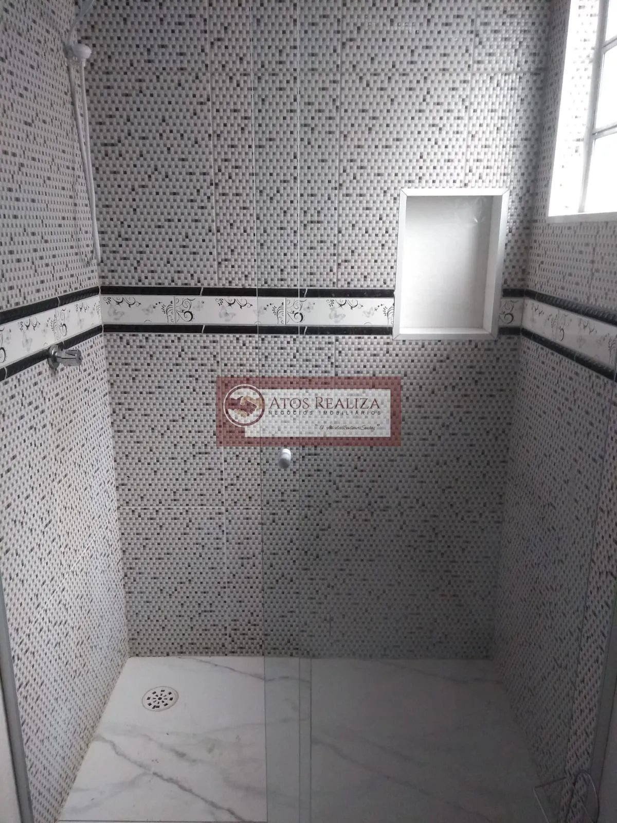 Imagem Alugue Casa/Fundos, 1 quarto em Jardim Lallo por R$ 950,00