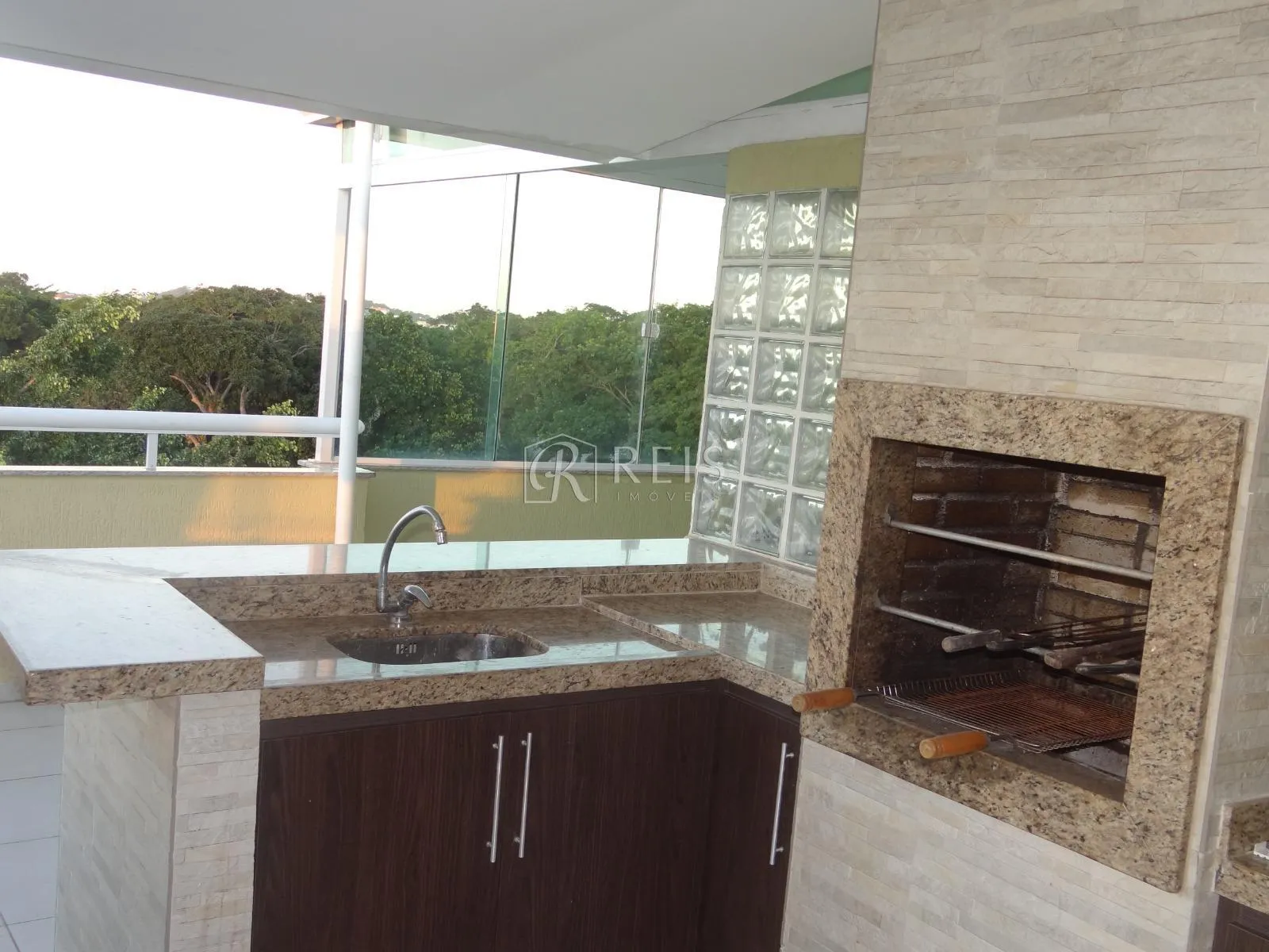 Imagem Apartamento para Venda em Rio das Ostras, Bosque da Praia, 3 dormitórios, 3 suítes, 5 banheiros, 2 vagas